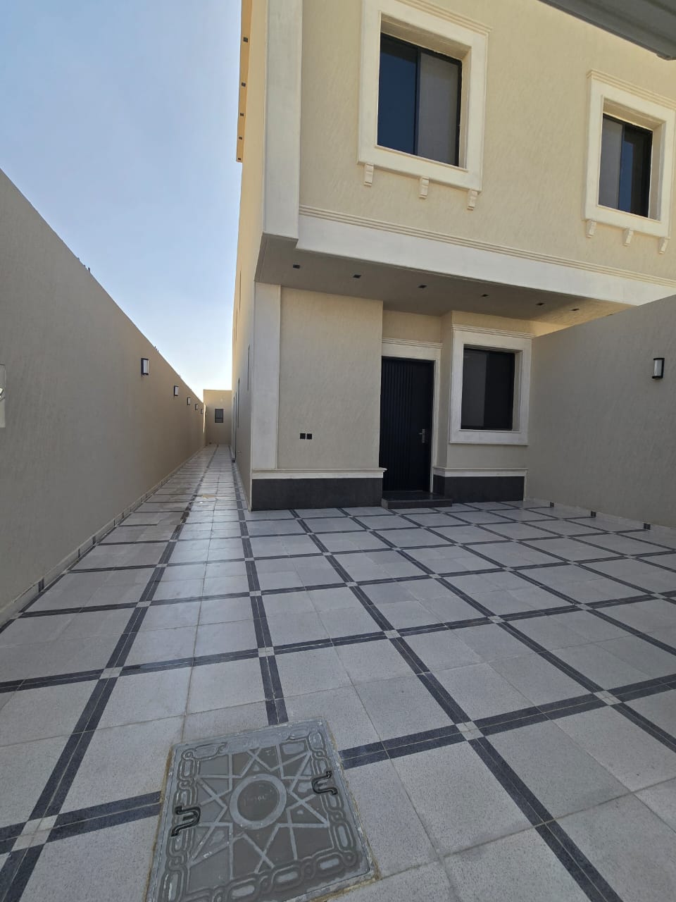 دور أول -الرياض/ظهرة نمار -لوحة 3 - 1082